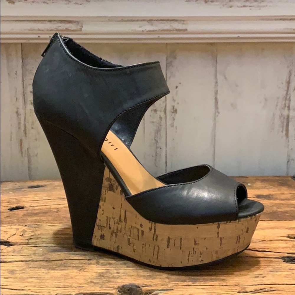 Madden Girl Black Wedges